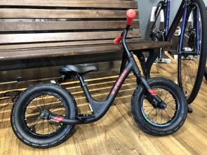 TREK Kickster キックバイク ピンク 身長86-102cm 高い品質